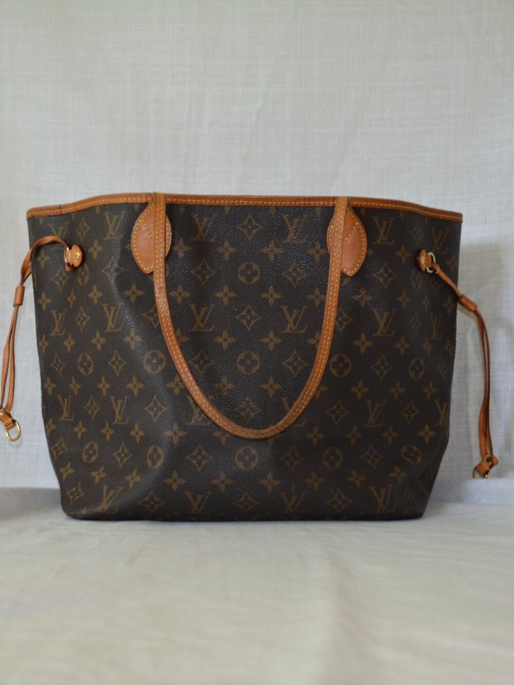 Louis Vuitton Neverfull Tote Bag MM